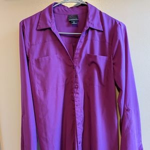 Maternity lightweight button-down 3/4 sleeve collared blouse